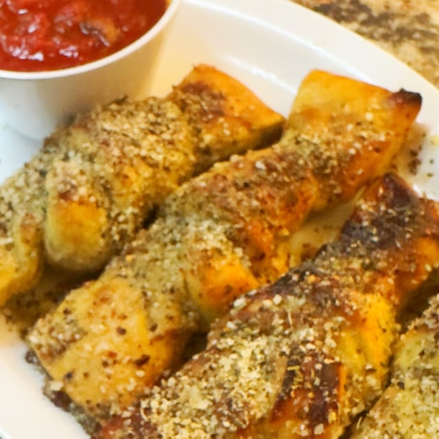 Garlic Knots.